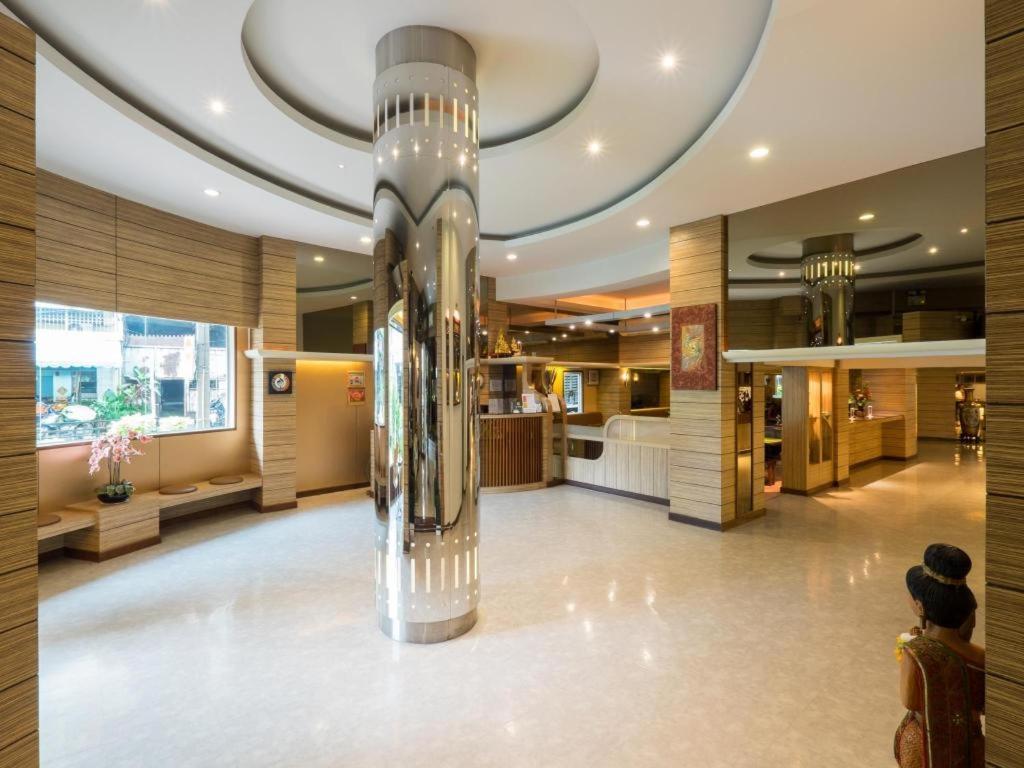 New Suanmali Hotel Банкок Екстериор снимка