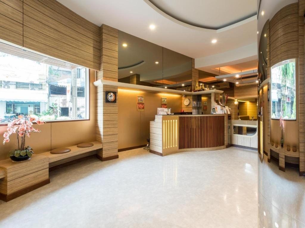 New Suanmali Hotel Банкок Екстериор снимка