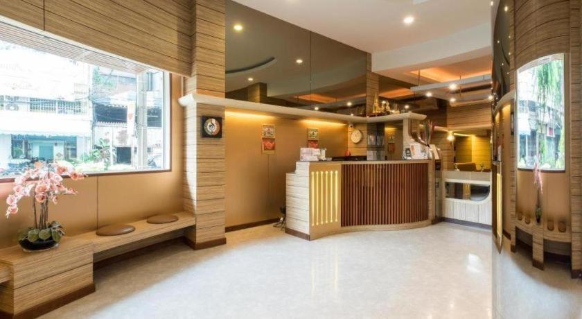 New Suanmali Hotel Банкок Екстериор снимка