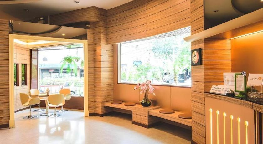 New Suanmali Hotel Банкок Екстериор снимка