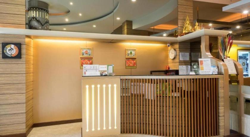New Suanmali Hotel Банкок Екстериор снимка