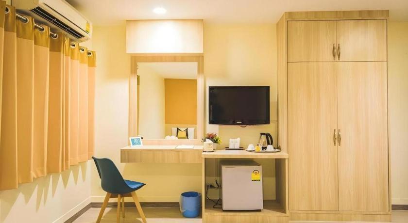 New Suanmali Hotel Банкок Екстериор снимка