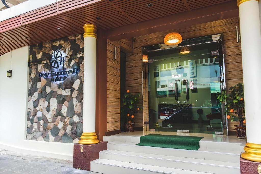 New Suanmali Hotel Банкок Екстериор снимка