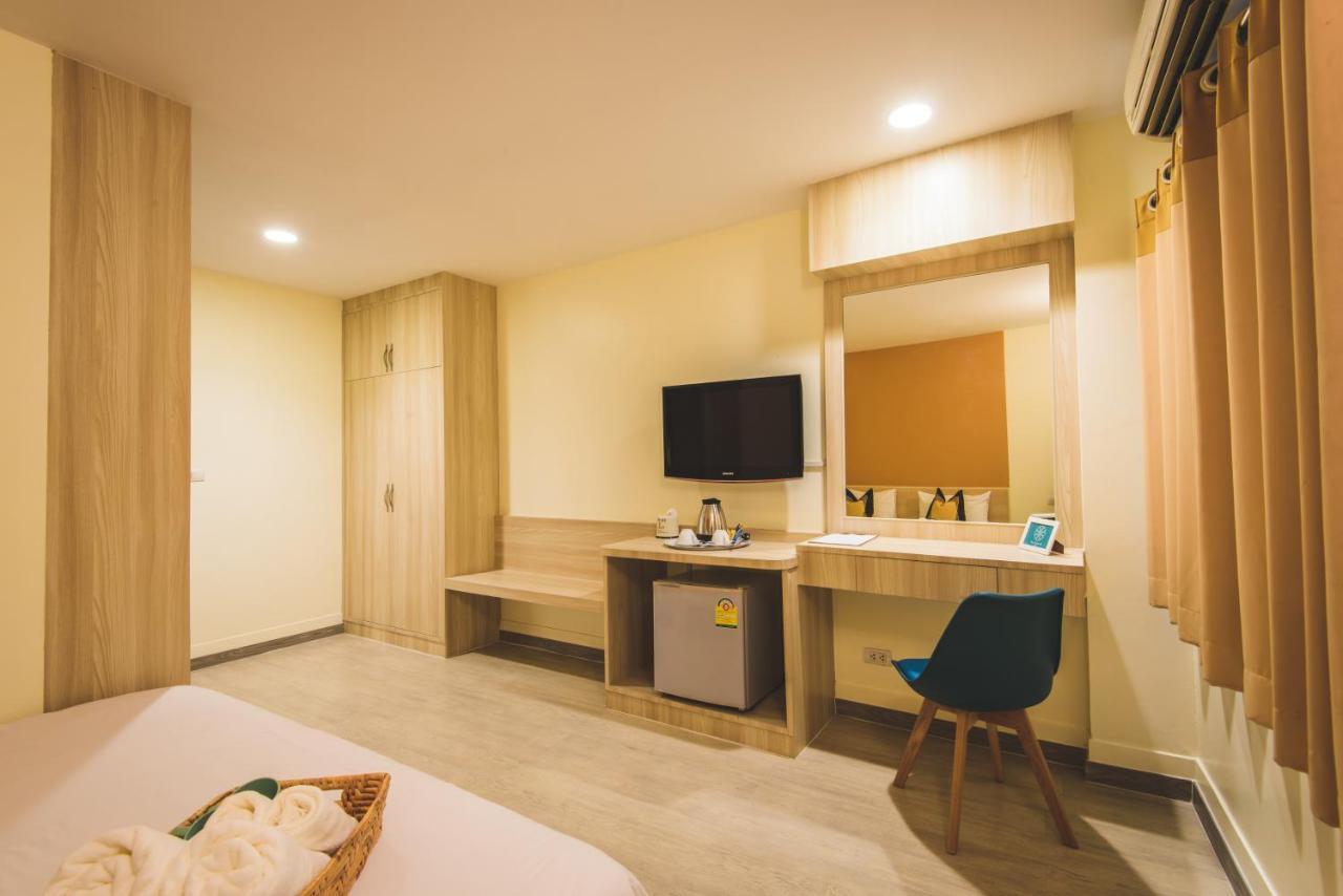 New Suanmali Hotel Банкок Екстериор снимка