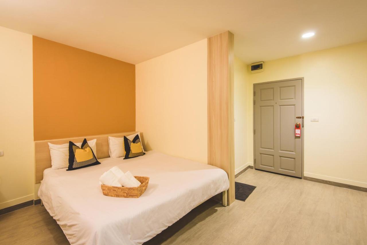 New Suanmali Hotel Банкок Екстериор снимка